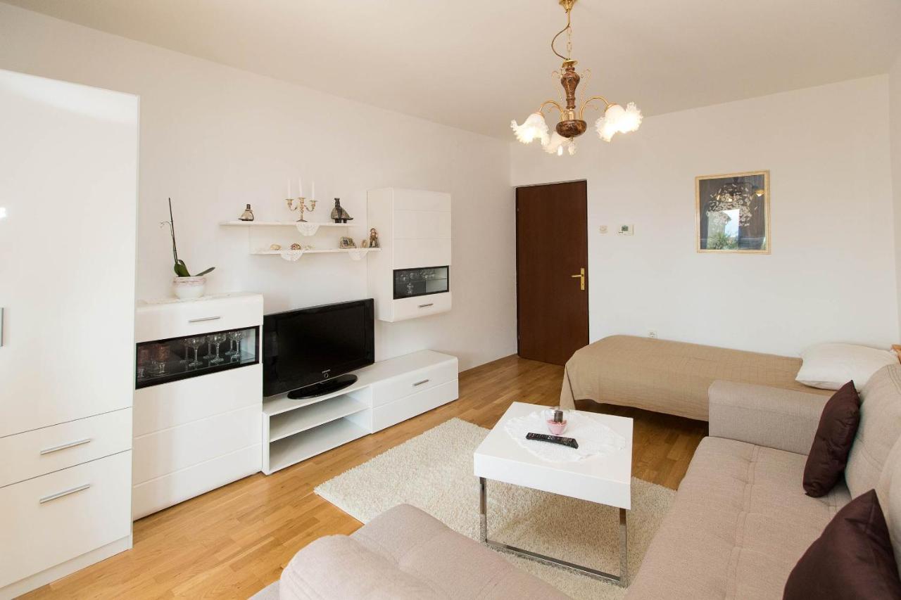 Apartmani Vera Crikvenica Extérieur photo