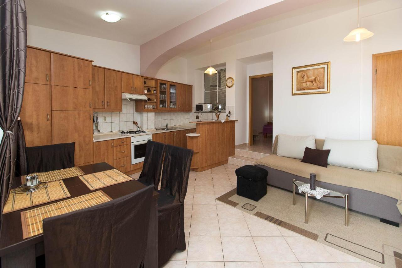 Apartmani Vera Crikvenica Extérieur photo